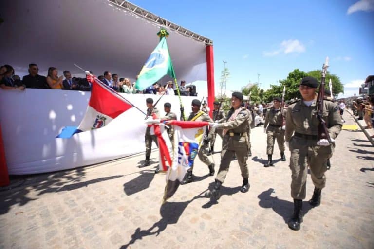 Honra e Tradição: 134 Anos da República Celebrados com Esplendor em Marechal Deodoro