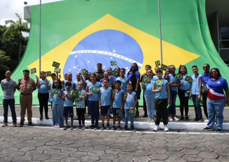 Comando Militar do Nordeste Celebra o Dia da Bandeira com Solenidade no Forte Guararapes