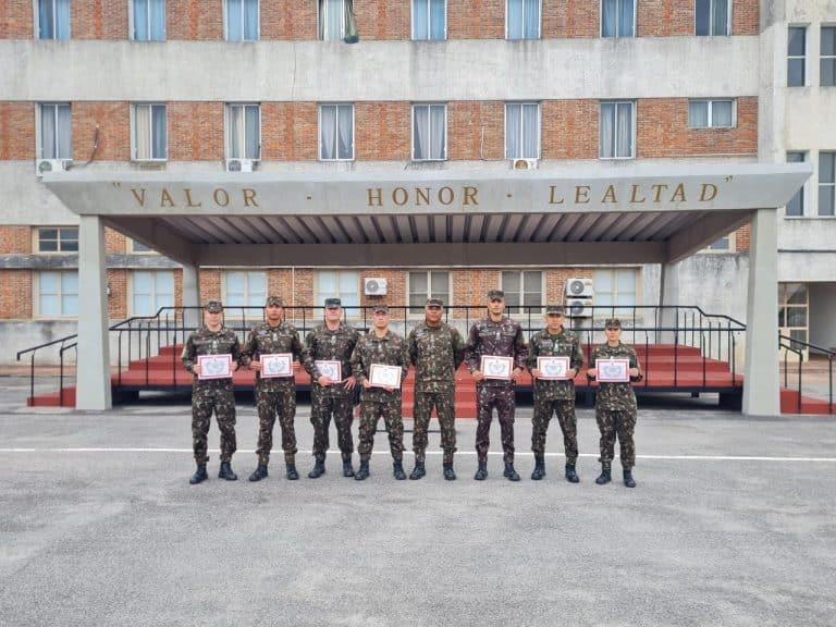 Excelência Brasileira no Uruguai: Sargentos do Brasil Brilham em Curso Avançado de Suboficiais