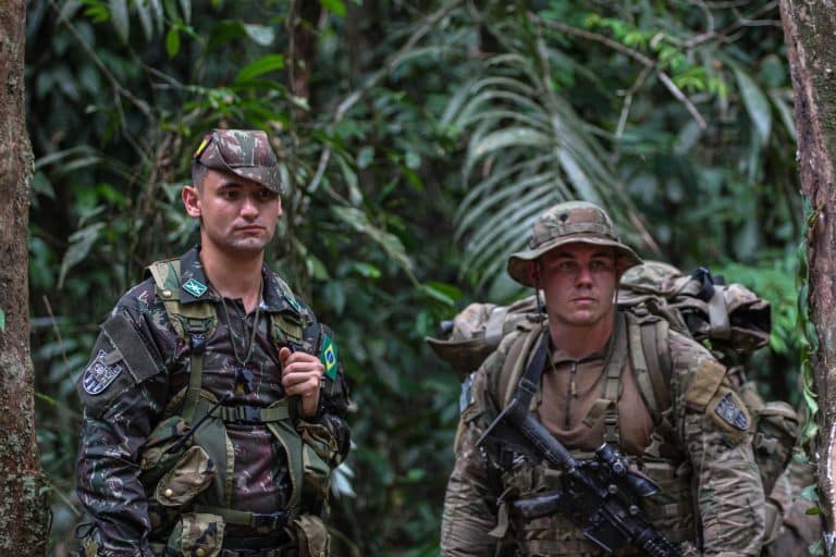 Militares dos EUA concluem Estágio de Adaptação e Vida na Selva