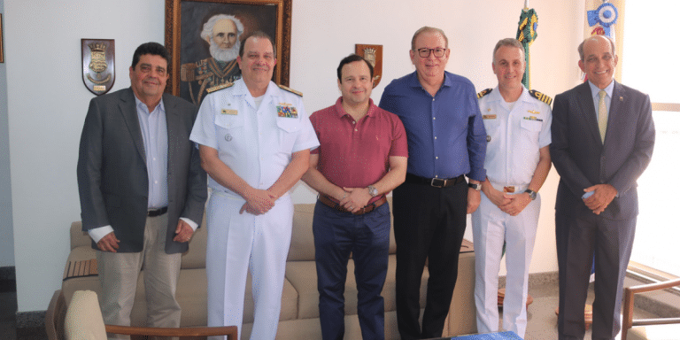 Comandante da Escola Superior de Guerra Visita a Capitania dos Portos do Ceará
