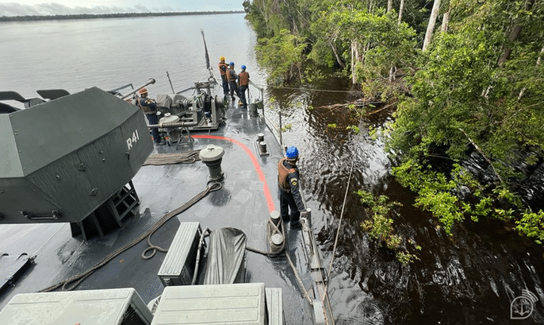 Abarrancagem: Uma Prática Essencial na Navegação Fluvial da Amazônia e Pantanal