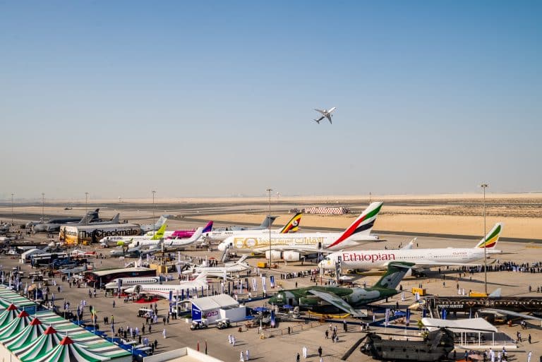 Akaer na Dubai Airshow: Expansão Comercial e Inovação em Defesa e Aeroespacial