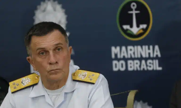 Operação GLO do Mar: Marinha Brasileira Combate o Crime nas Águas