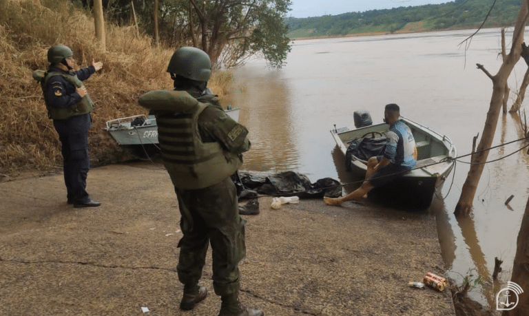 Marinha do Brasil Reforça Segurança na Fronteira: Prisão de Suspeito na Operação “Iguaçu”
