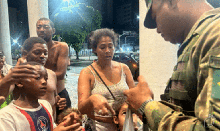 Natal Solidário da Marinha no Rio: Ação Humanitária em Meio à Operação GLO
