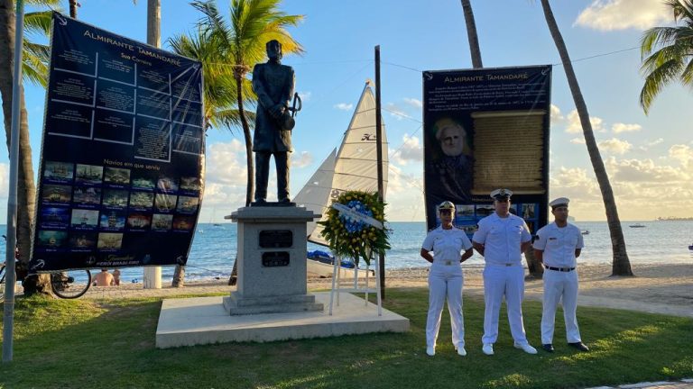 Capitania dos Portos de Alagoas Celebra o Dia do Marinheiro com Homenagem ao Almirante Tamandaré