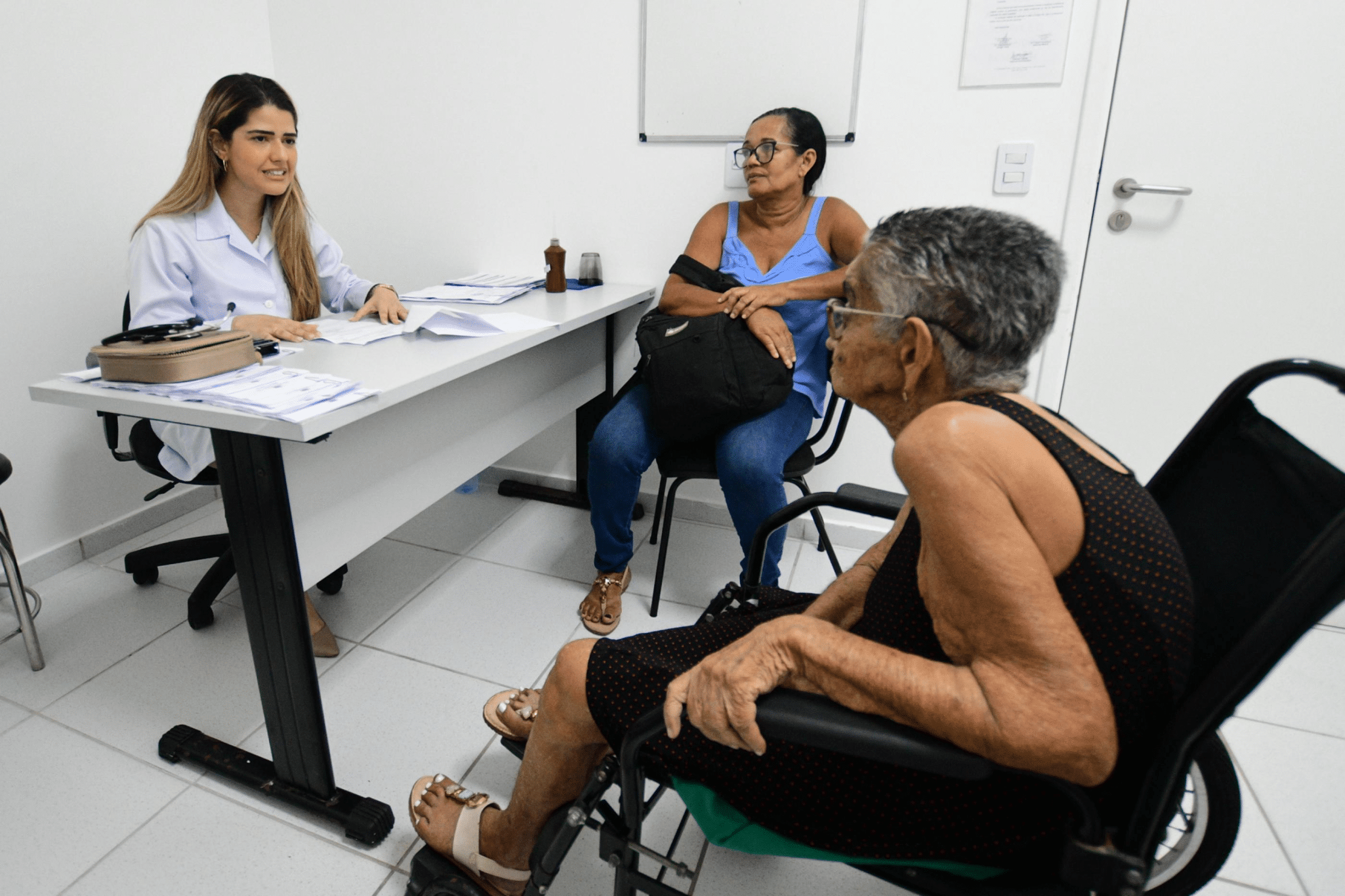 Nova Lei Garante Direito de Acompanhante para Mulheres em Atendimentos Médicos
