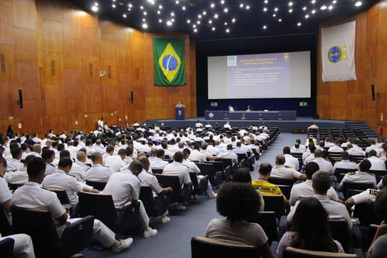 Seminário Internacional de Estratégia na Escola de Guerra Naval