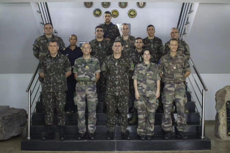 XVII Reunião Regional de Intercâmbio Militar Brasil-Guiana Francesa Fortalece Cooperação na Fronteira