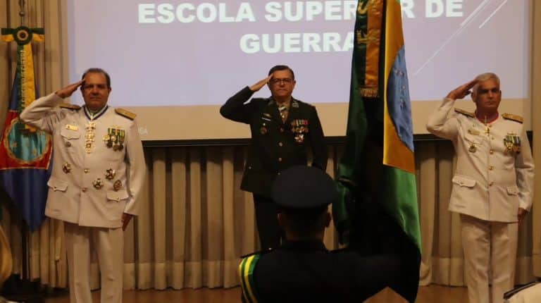 Nova Era na ESG: Vice-Almirante Marcelo Menezes de Cardoso Assume Comando