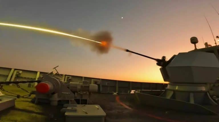 Marinha do Brasil Realiza Exercícios com Navio-Patrulha “Maracanã” e seu Canhão de 40mm Bofors MK4