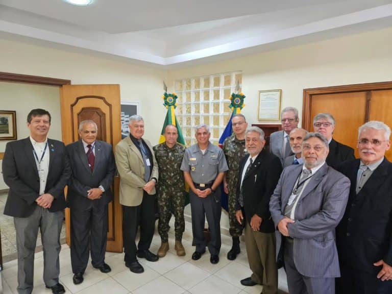 Vice-Almirante Marcelo Menezes Cardoso Recebe Nova Diretoria da ADESG na Escola Superior de Guerra
