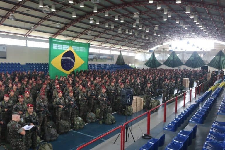Brigada de Infantaria Pára-quedista do Brasil Mostra Força e Preparo em Apronto Operacional no Rio de Janeiro
