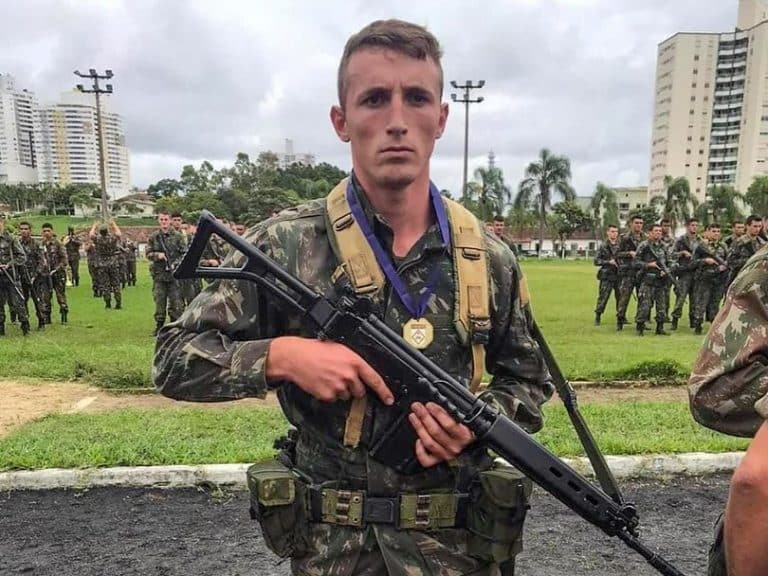 Ascensão Exemplar no Exército: De Recruta a Sargento Líder – A Jornada de Marlon Baierle