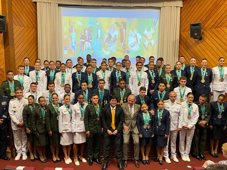 Atletas Militares do Brasil Recebem Honrarias do Ministro da Defesa por Desempenho Exemplar no Pan-Americano 2023