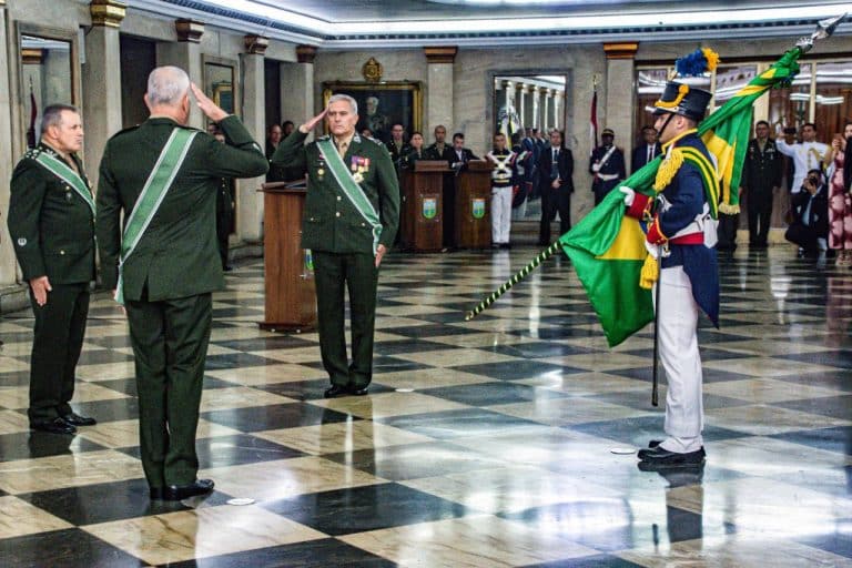 Cerimônia de Passagem de Comando Marca Nova Era no Comando Militar do Leste