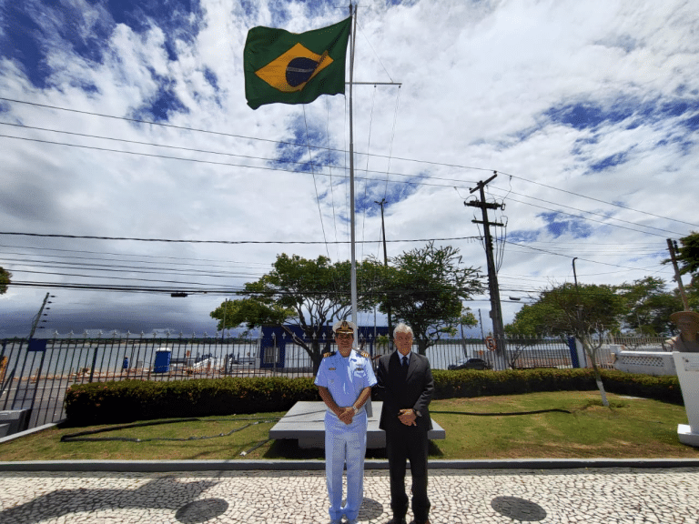 Capitania dos Portos de Sergipe e Tribunal Regional do Trabalho Fortalecem Laços Institucionais em Visita Histórica