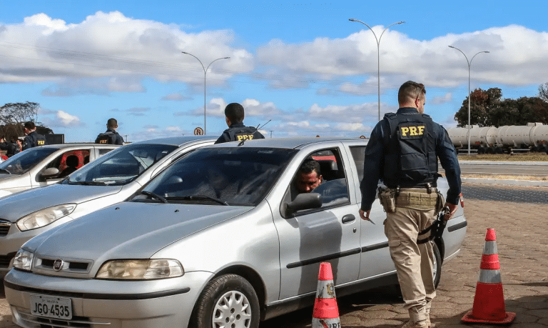 Operação Ano Novo da PRF: Segurança e Conscientização nas Rodovias