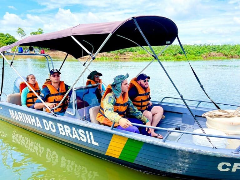 Marinha do Brasil e Pesquisadores em Expedição Conjunta: Desvendando os Mistérios do Pantanal no Maior Aquário de Água Doce do Mundo