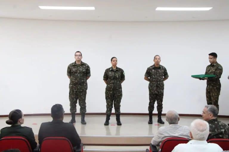 Cerimônia de Honra: Comando Militar do Nordeste Celebra Promoções e Despedidas