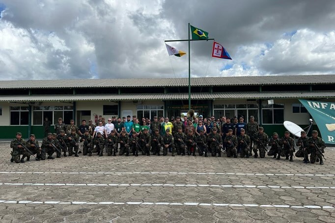 Fortalecimento de Laços e Defesa Nacional: A Visita do Gen Bda Furtado ao 1º Pelotão Especial de Fronteira em Tiriós