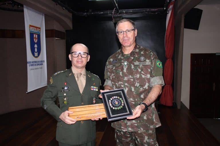 Despedidas e Celebrações na Diretoria do Patrimônio Histórico e Cultural do Exército: Um Marco de Gratidão e Progresso