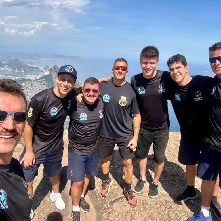 Os Netunos da Marinha: Conquista da Pedra da Gávea Inicia Jornada 2024 com Espírito de Corpo e Superação