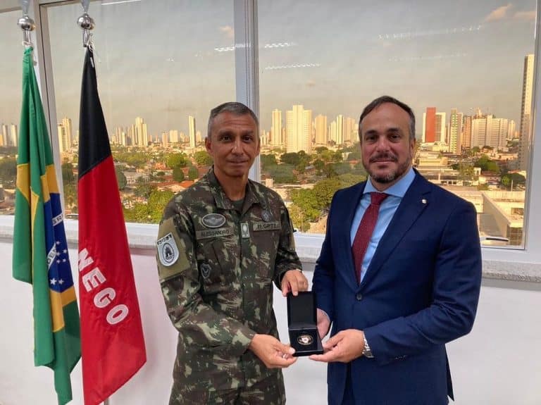 Fortalecimento de Laços Institucionais: Comandante do 1º Grupamento de Engenharia Visita o MPF-PB