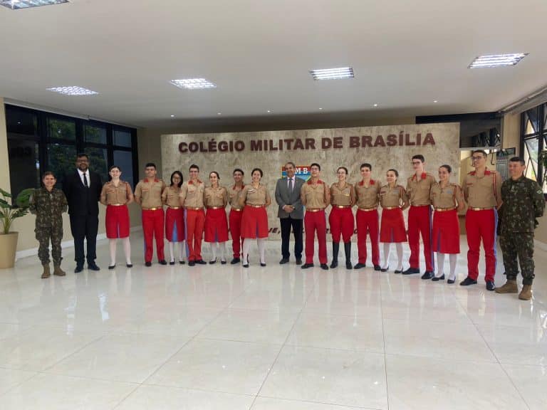 Alunos de Colégios Militares Brasileiros Brilham na 40ª ILMUNC, Ampliando Horizontes em Relações Internacionais