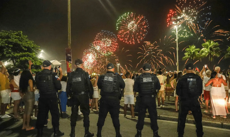 Reveillon 2024 no Rio de Janeiro: Segurança Reforçada com Tecnologia e Esforço Policial