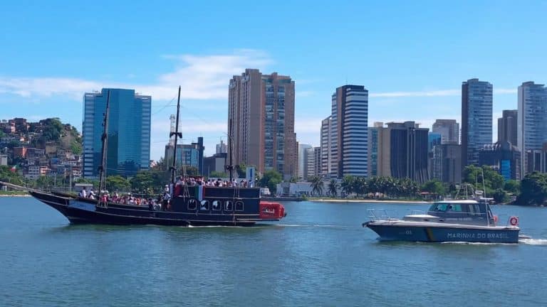 Marinha Navega pela História Provendo a Segurança no Cortejo Marítimo de 150 Anos de Imigração Italiana