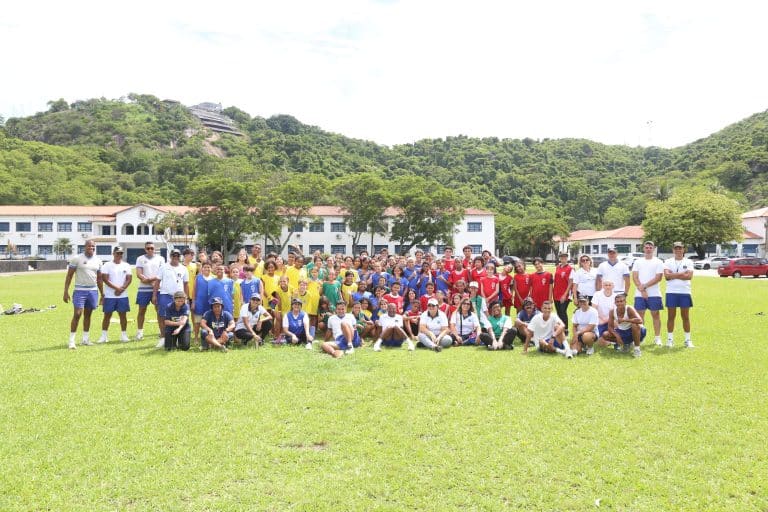 Colônia de Férias na EAMES: Um Mergulho em Esportes e Integração para Crianças do PROFESP e Família Naval