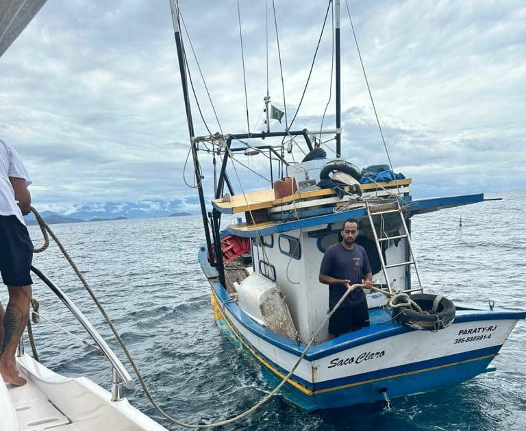 Operação de Salvamento de Embarcação pela AgParaty Reforça a Eficiência e Segurança Marítima em Paraty