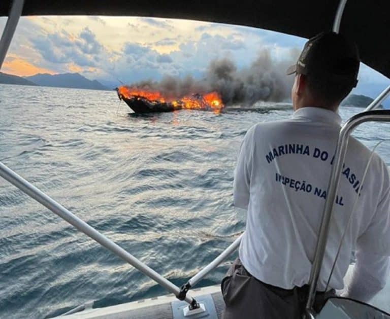 Heroísmo em Alto Mar: A Dramática Operação de Resgate na Baía de Paraty Revela a Coragem da Marinha