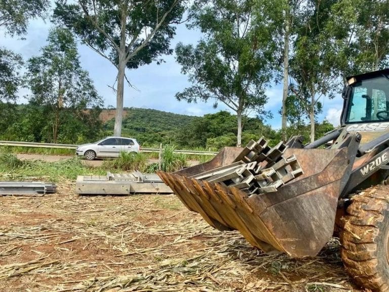 Exército Brasileiro Mobiliza Operação de Emergência para Montagem de Ponte LSB em Minas Gerais