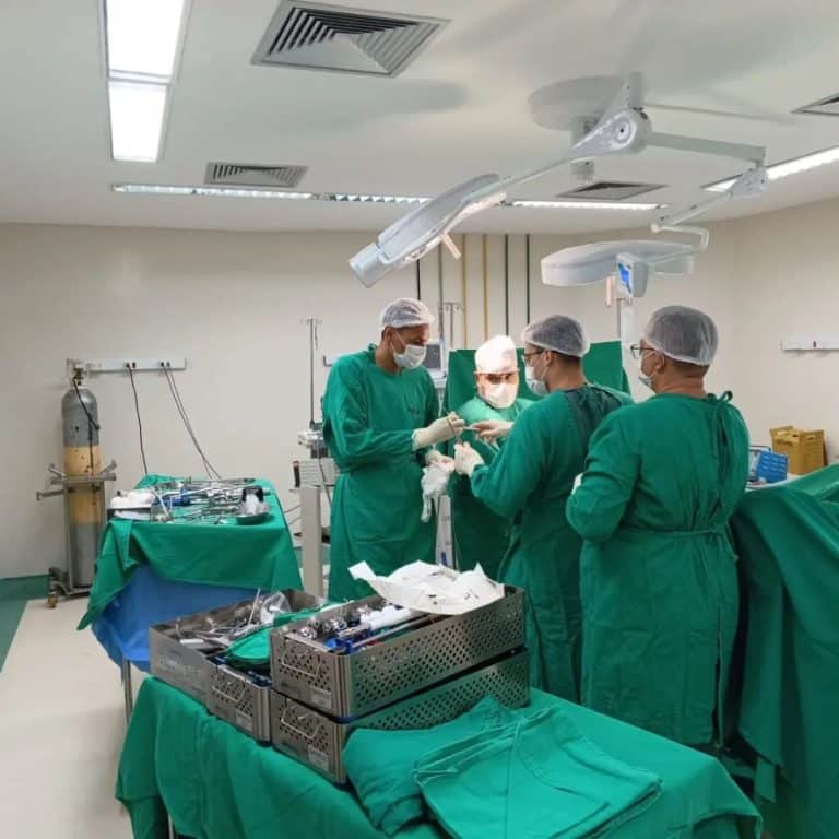 Avanço Médico no HGuN: Primeira Artroplastia de Quadril com Acesso Anterior