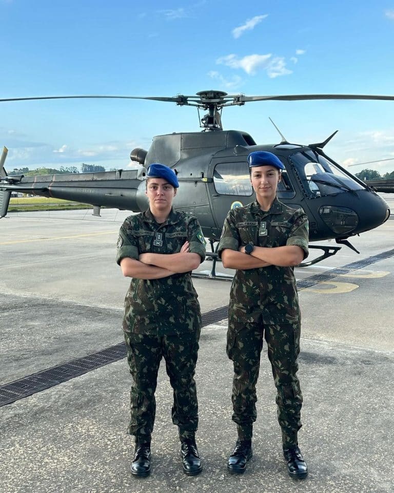 Novas Fronteiras: Mulheres Pilotam o Futuro na Aviação do Exército Brasileiro
