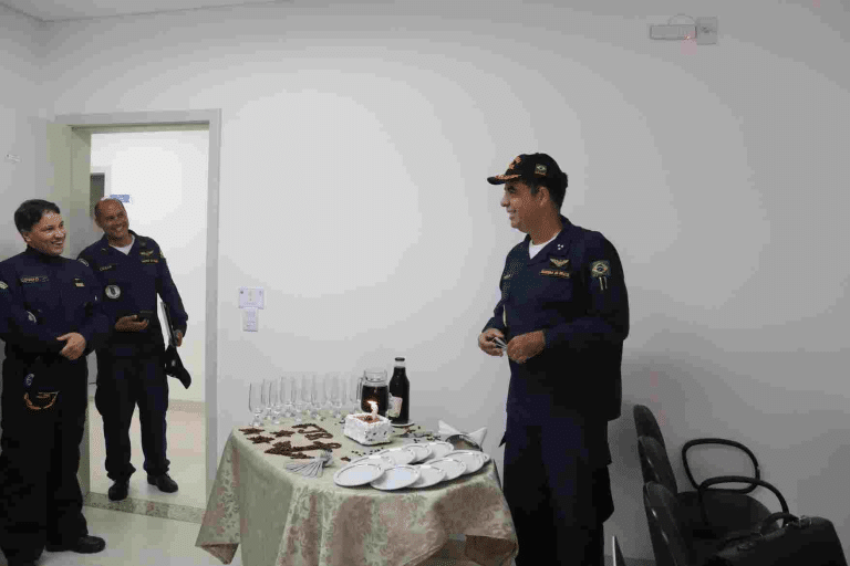 Policlínica Naval de Rio Grande Celebra Aniversário do Comandante do 5º Distrito Naval com Homenagem Especial