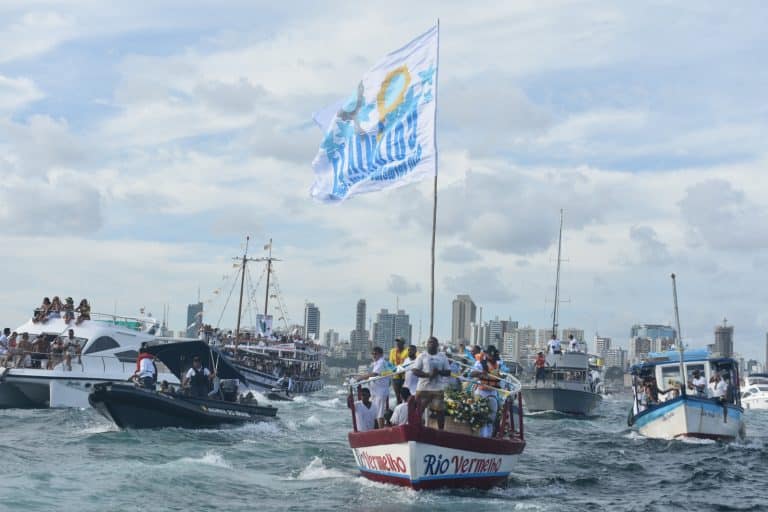 Marinha do Brasil Assegura Navegação Segura na Tradicional Procissão Marítima de Iemanjá em Salvador
