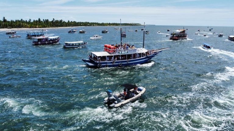 A Delegacia da Capitania dos Portos em Ilhéus assegura navegação segura durante Procissão Marítima de Iemanjá