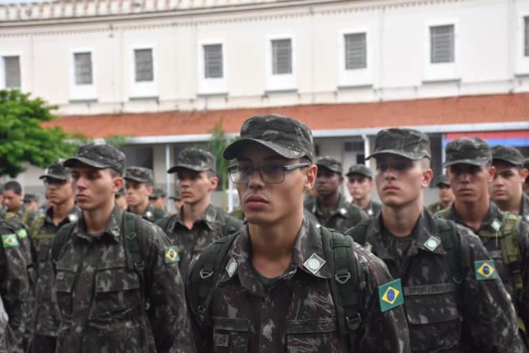 Transformação e Virtudes Militares: A Jornada dos Alunos do CPOR em São Paulo