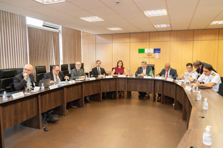 Brasil e República Tcheca Ampliam Fronteiras da Cooperação em Defesa: Uma Nova Era de Parcerias Estratégicas