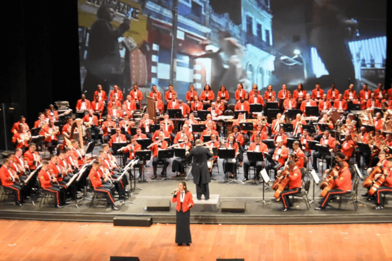 Bandas Musicais do Brasil e da França comemoram 216 anos dos Fuzileiros Navais no Theatro Municipal do Rio de Janeiro