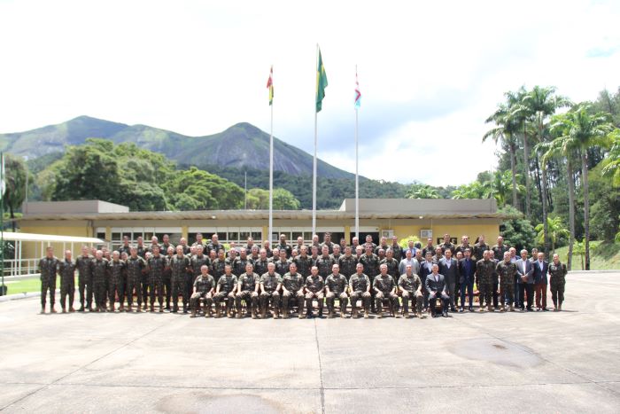 A Vanguarda da Educação Militar: Como o Exército Brasileiro Reinventa a Formação de Líderes na Era Digital