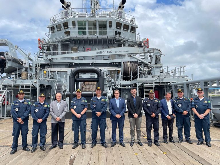 Fortalecimento de Laços e Parcerias: Navio de Apoio Oceânico Mearim Promove Almoço com Entidades Estratégicas em Itajaí-SC