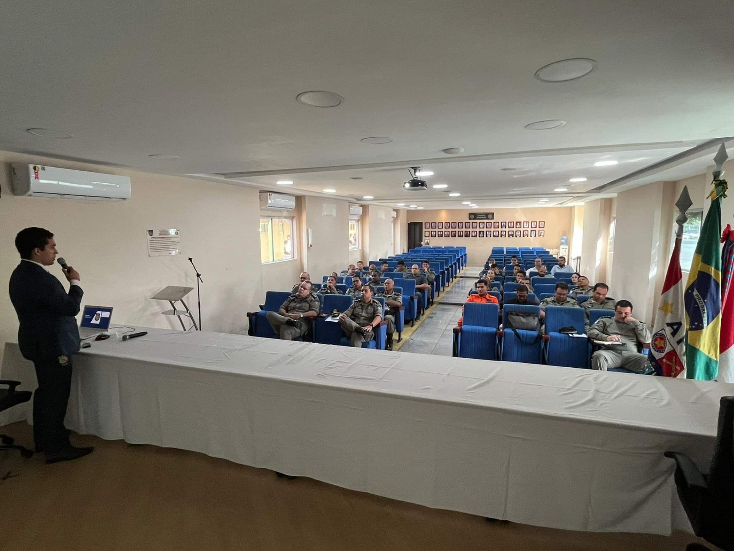 PERITO CRIMINAL REVELA SEGREDOS DA CIÊNCIA FORENSE A POLICIAIS EM ALAGOAS: UMA ALIANÇA PELA SEGURANÇA