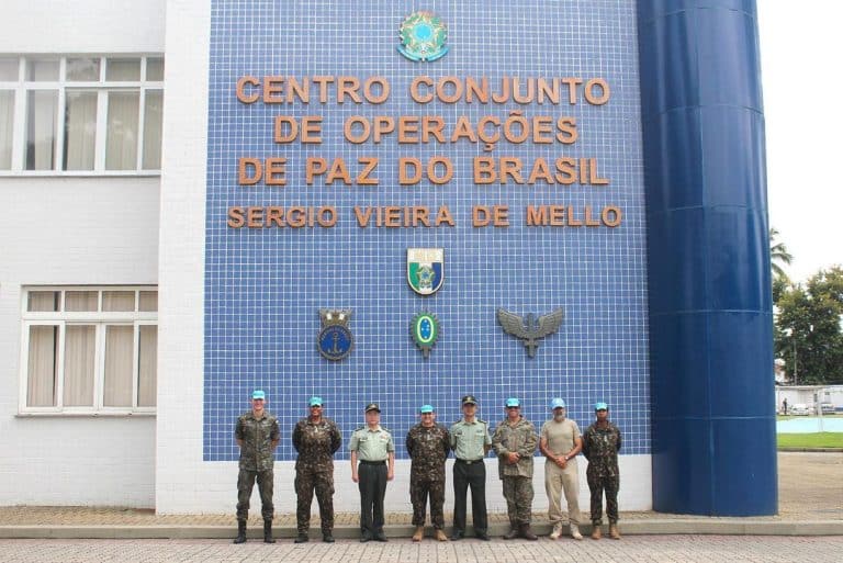 Fortalecendo Laços Globais: A Visita do Adido Militar Chinês ao CCOPAB Reflete o Compromisso com a Paz e a Segurança Internacional