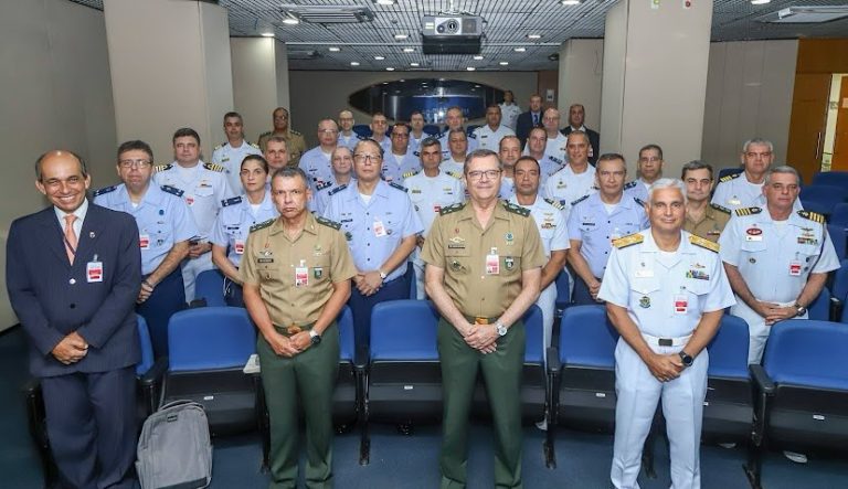 FORÇAS ARMADAS BRASILEIRAS INVESTEM EM FORMAÇÃO DE ALTA GESTÃO PARA OFICIAIS GENERAIS