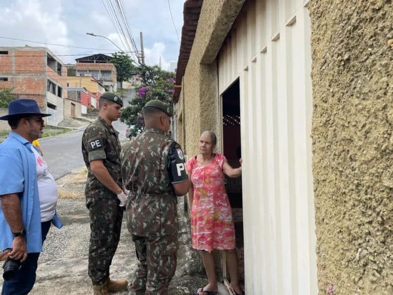 EXÉRCITO BRASILEIRO E PREFEITURA DE CONTAGEM UNEM FORÇAS NO COMBATE À DENGUE